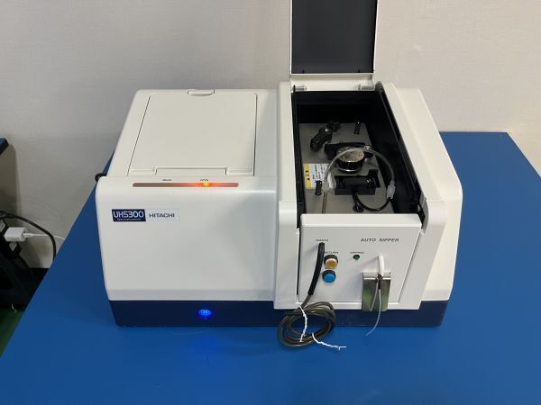 Hitachi UH5300 Double Beam Spectrophotometer