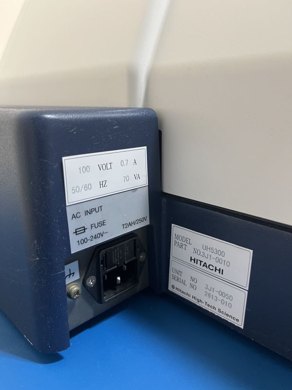 Hitachi UH5300 Double Beam Spectrophotometer