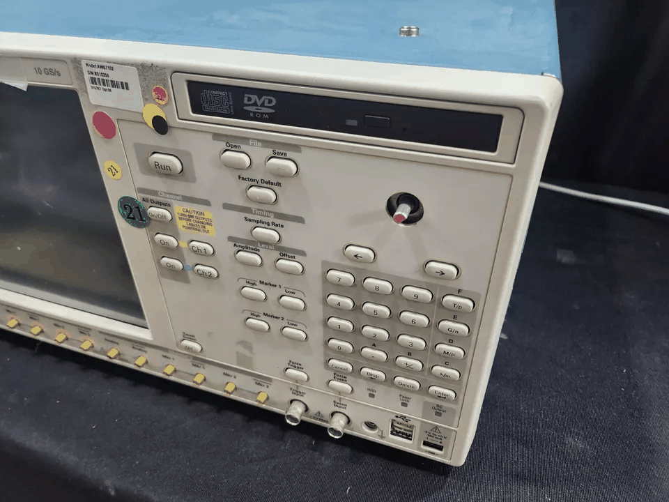 Tektronix AWG7102 Arbitrary Waveform Generator 10GS/s 2CH