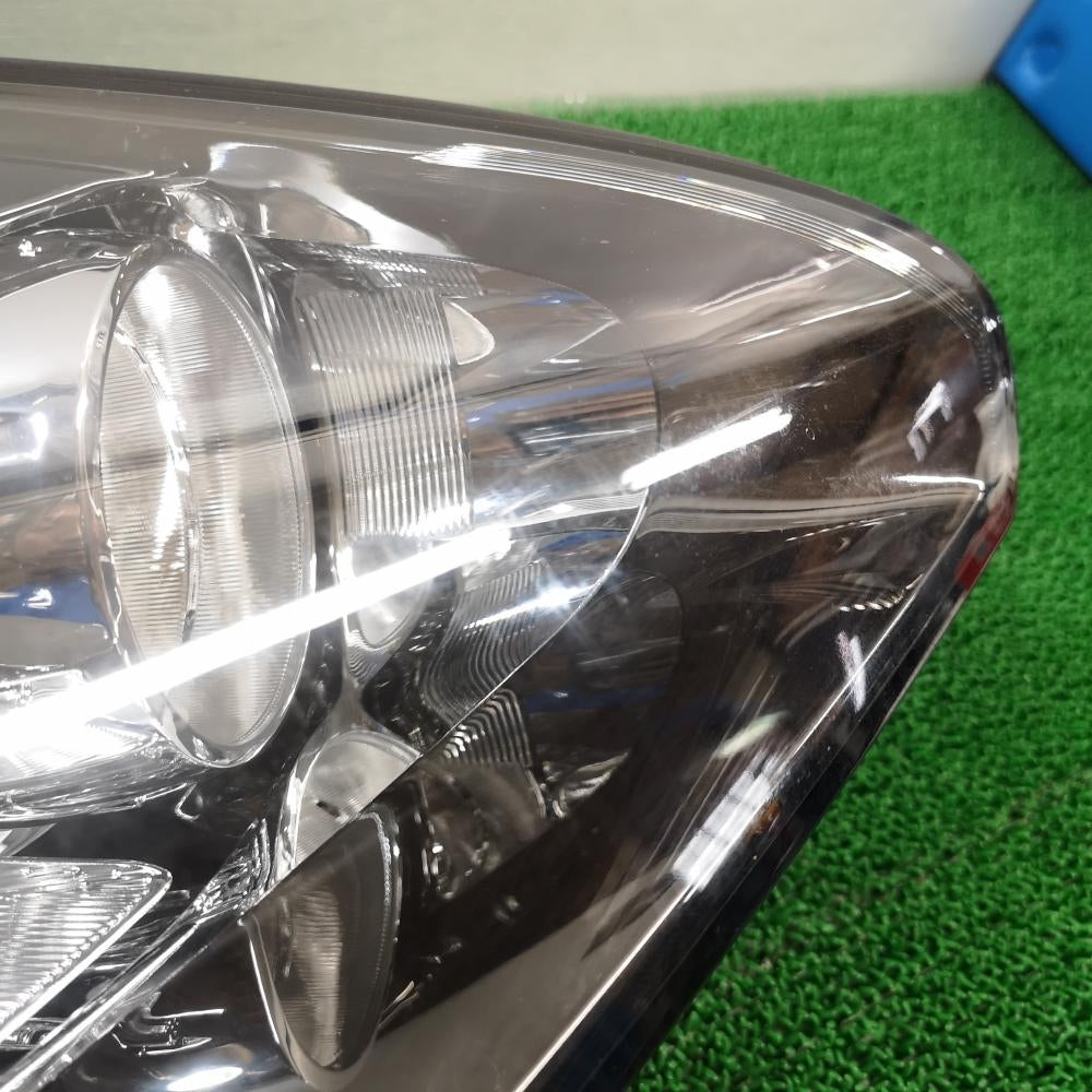 Nissan GT-R 26010-KB50A Headlight Right Driver Side [h1109319625]