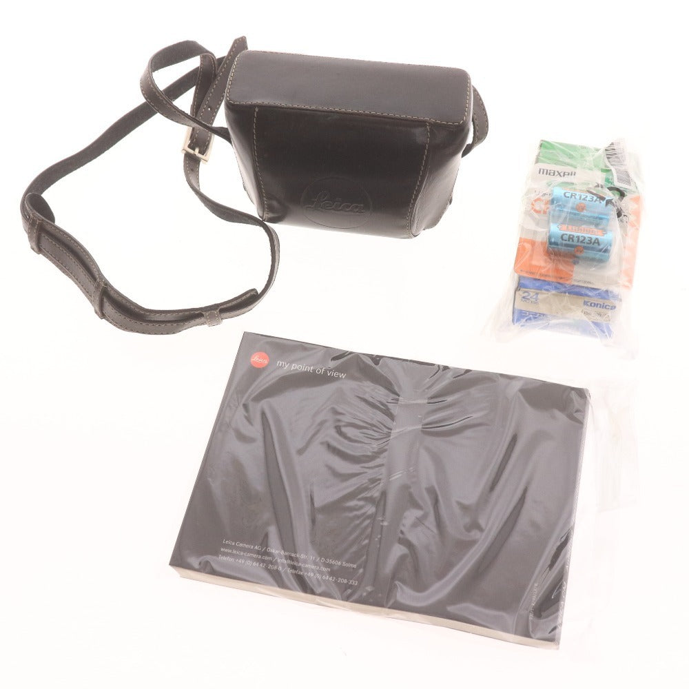 Leica CM Compact Film Camera 1:2.4/40mm No.2951041 with Accessories [1206338973]