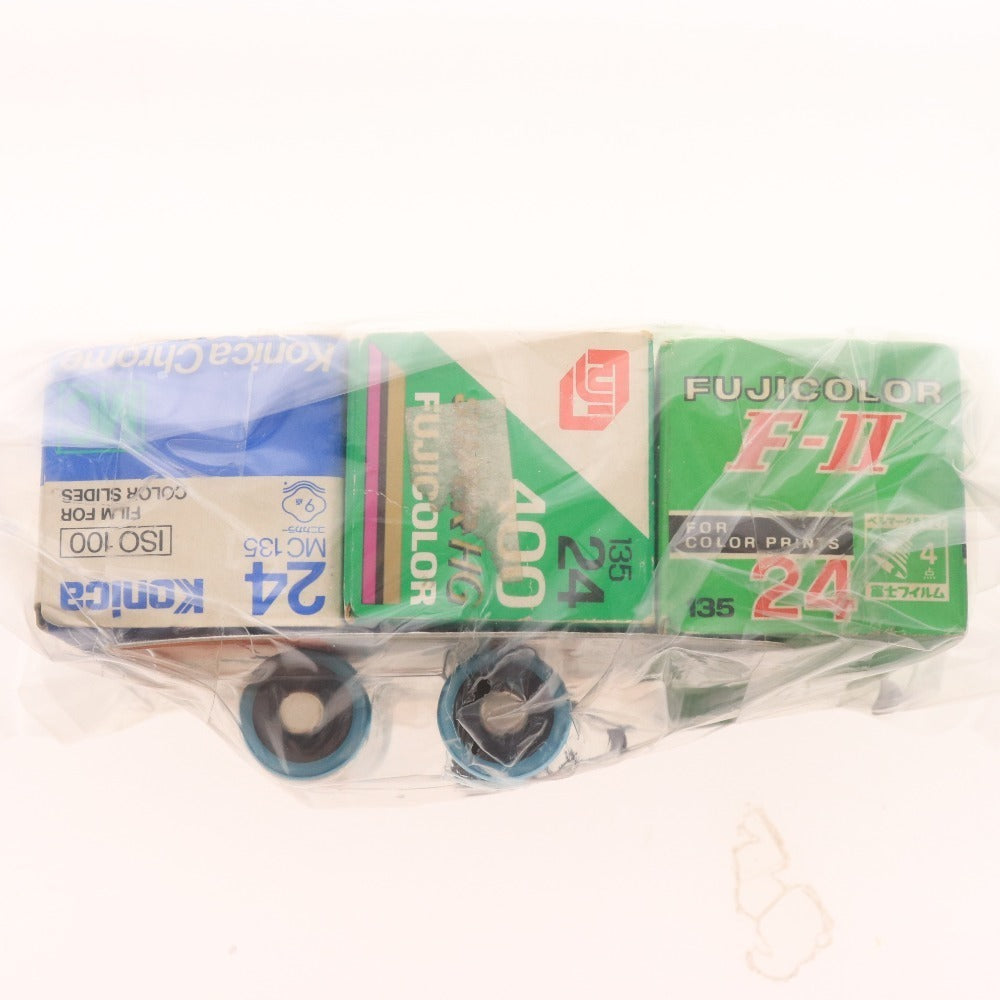 Leica CM Compact Film Camera 1:2.4/40mm No.2951041 with Accessories [1206338973]