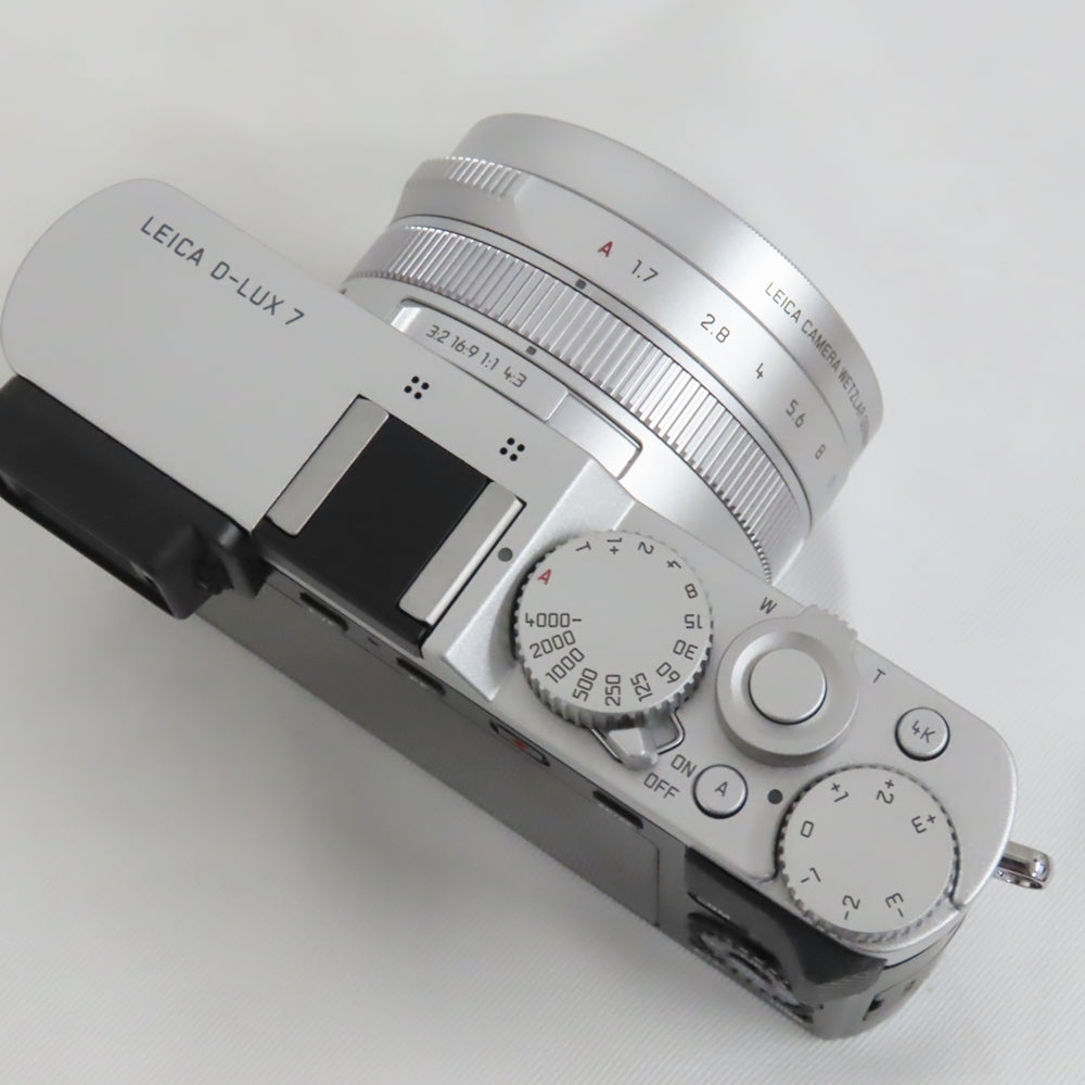Leica D-LUX7 Digital Camera [1214693728]