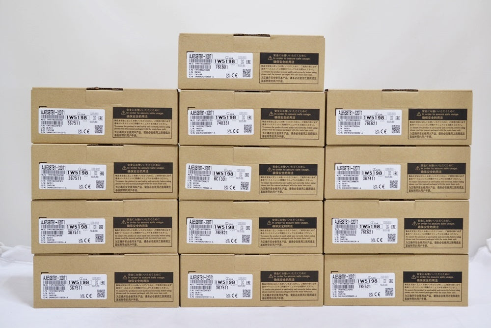 Mitsubishi Electric AJ65SBTB1-32DT1 Sequencer Set of 13 Pieces [x1191687208]