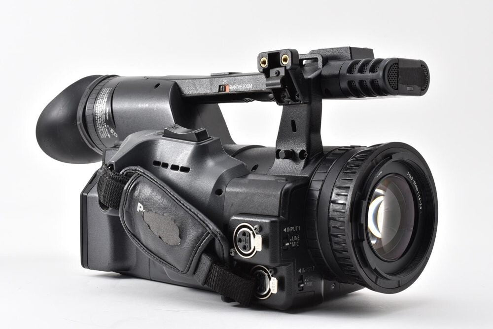 Panasonic AG-HMC155 Professional Camera [v1249593210]