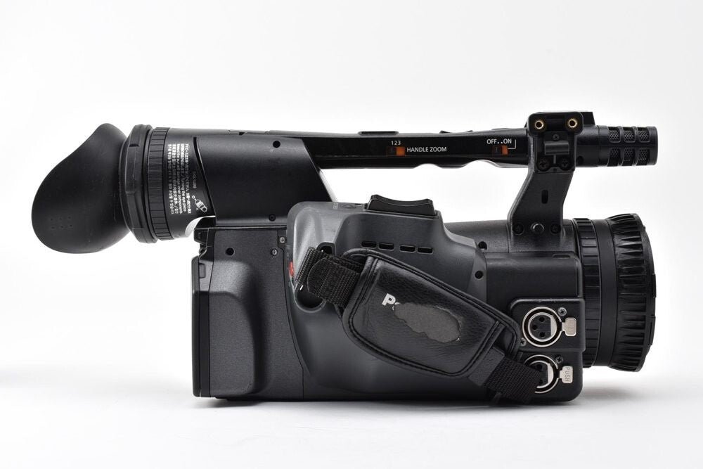 Panasonic AG-HMC155 Professional Camera [v1249593210]