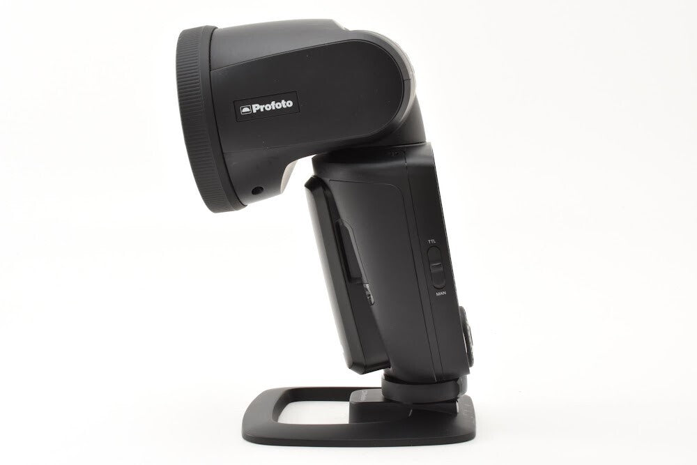 Profoto A10 Strobe Lighting with Original Box, Manual, Case, Strap [u1249645430]