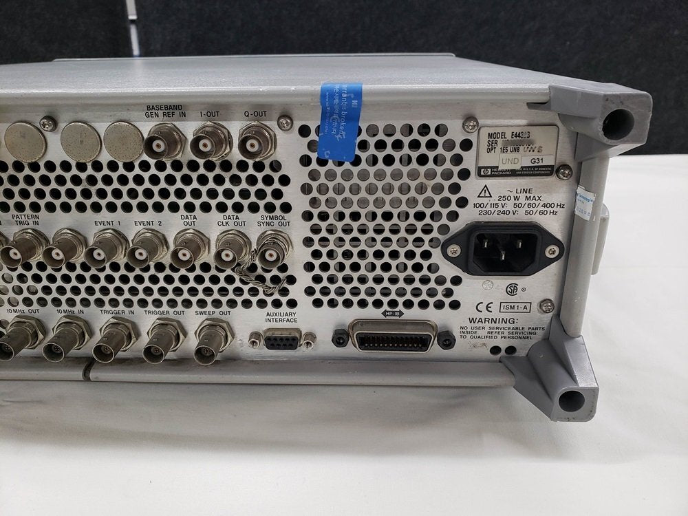 Agilent E4432B ESG-D Signal Generator 250kHz-3.0GHz [l1128516951]