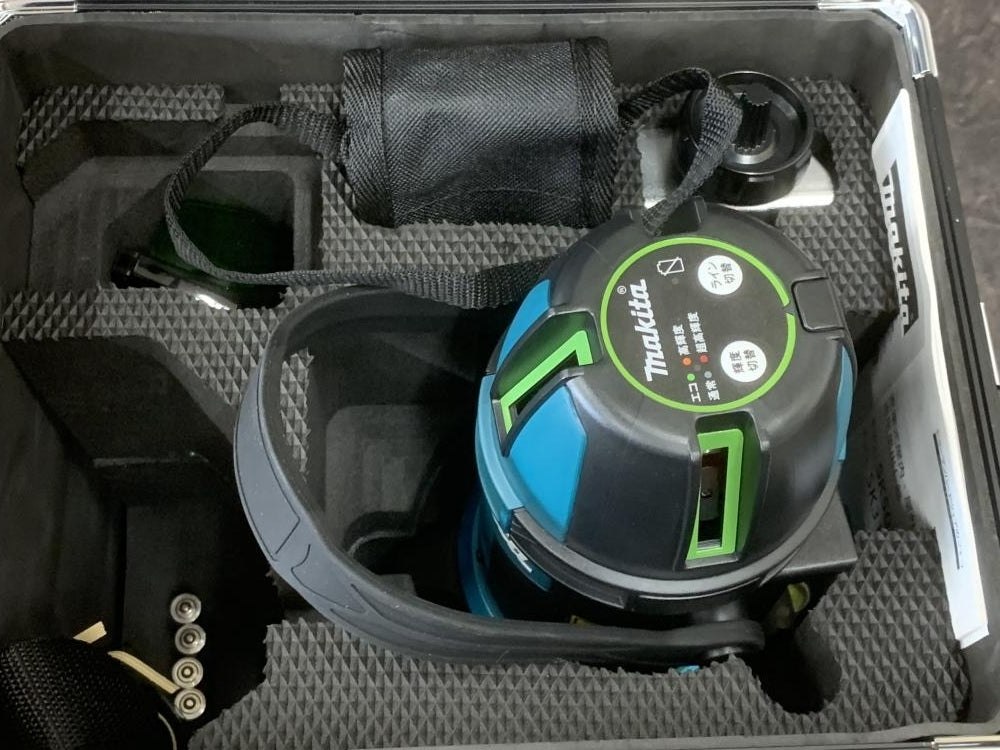 Makita SK314GD 10.8V Rechargeable Green Laser Leveler with Battery and Charger [s1184156020]