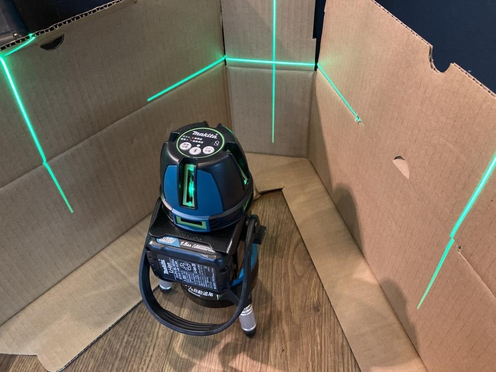 Makita SK507GD Laser Leveler Indoor Outdoor Tracking Green Uncalibrated Receiver Battery Charger [d1193746084]