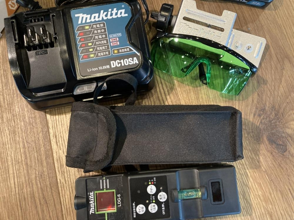 Makita SK507GD Laser Leveler Indoor Outdoor Tracking Green Uncalibrated Receiver Battery Charger [d1193746084]