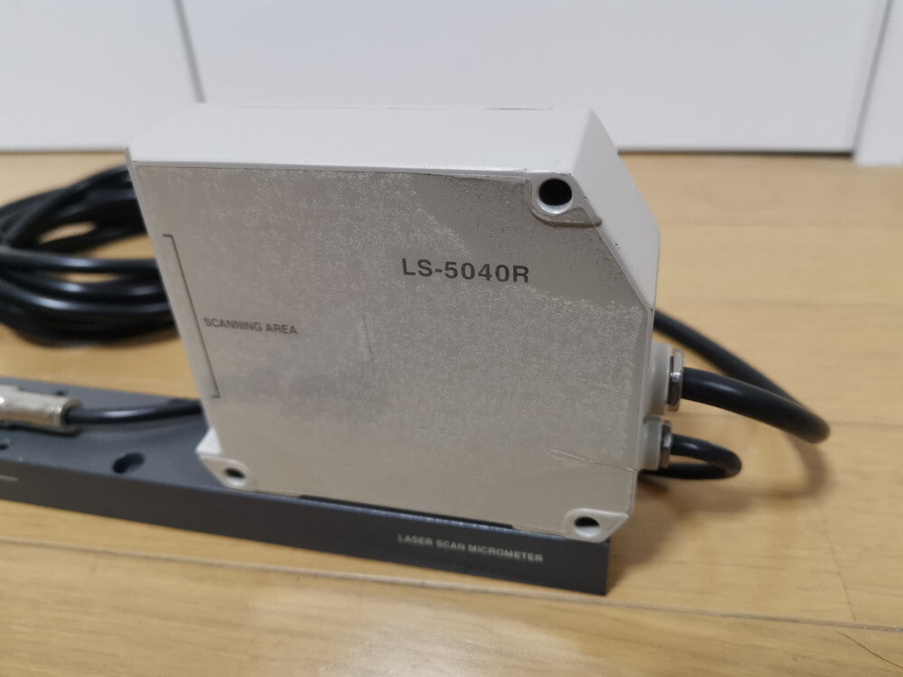 Keyence LS-5040(T+R) Laser Measurement Sensor Head with Amplifier Connection Cable [k1208582343]