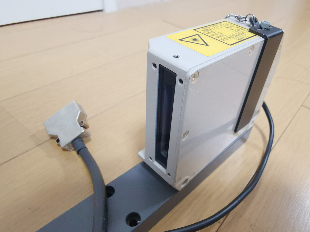 Keyence LS-5040(T+R) Laser Measurement Sensor Head with Amplifier Connection Cable [k1208582343]