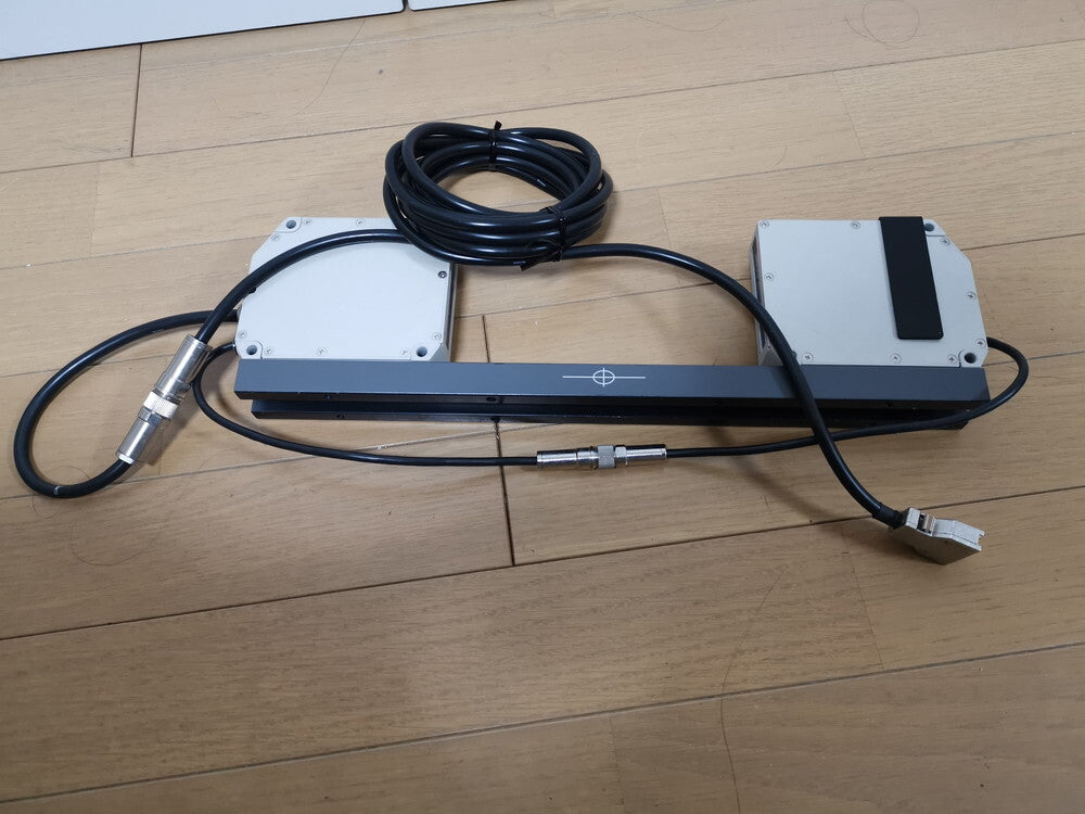 Keyence LS-5040(T+R) Laser Measurement Sensor Head with Amplifier Connection Cable [k1208582343]