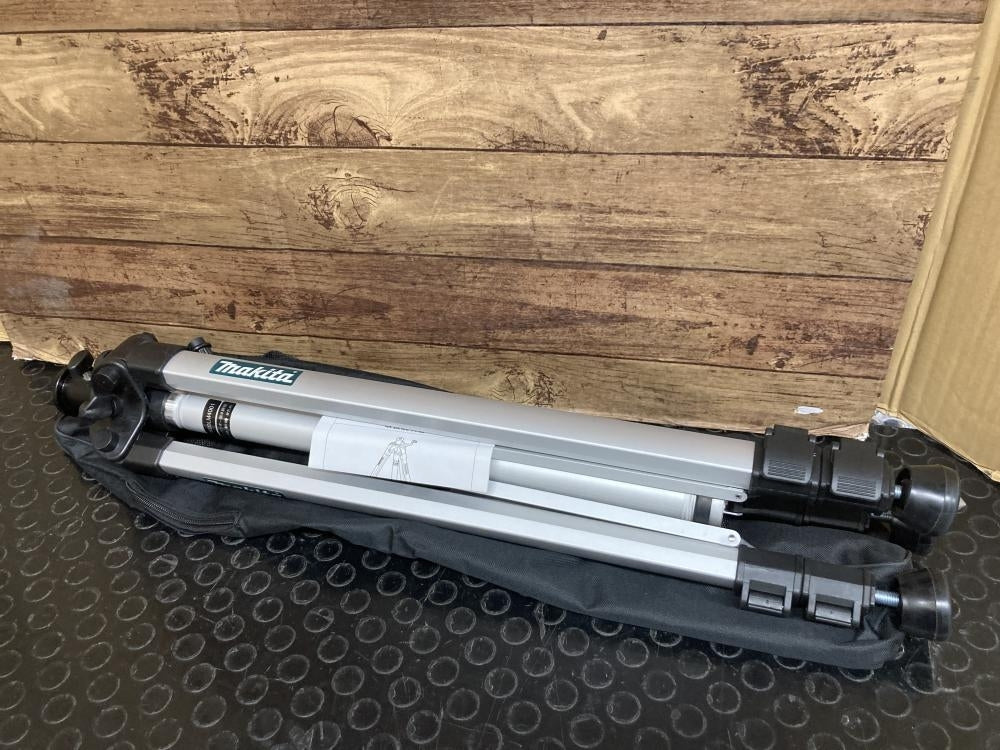 Makita SK507GDN 10.8V Rechargeable Green Laser Marker with Receiver, Tripod, and 5.0Ah Battery [f1214048511]