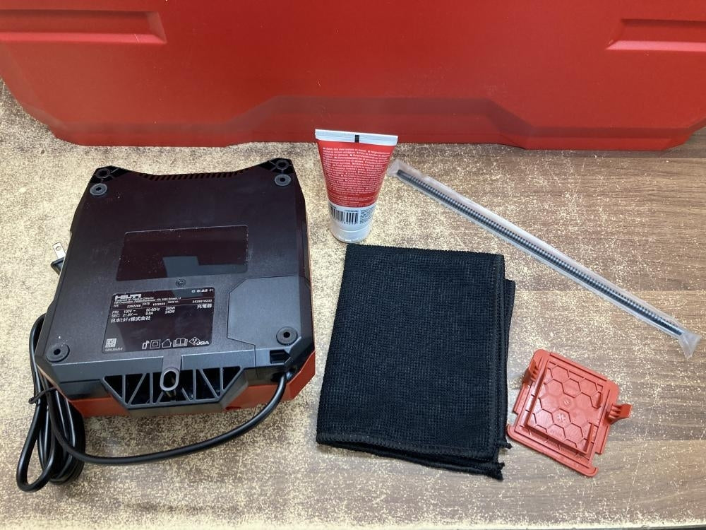 HILTI TE6-22 Rotary Hammer Drill with Dust Collection System [d1219585244]