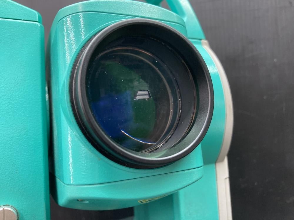 Sokkia SET330R Total Station with 2 Batteries and Charger [u1236364847]