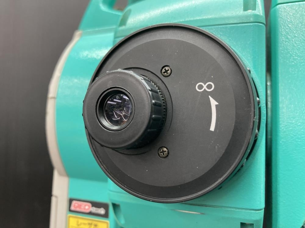 Sokkia SET330R Total Station with 2 Batteries and Charger [u1236364847]