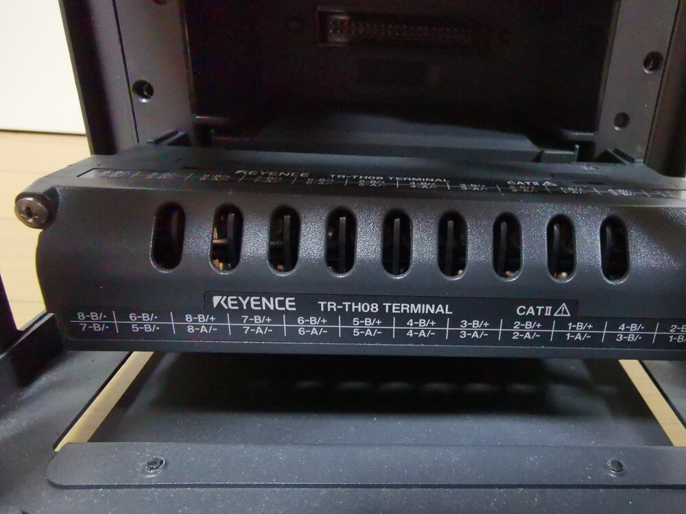 Keyence TR-V550 Data Recorder with TR-TH08 and SJ-U2 [x1237780586]