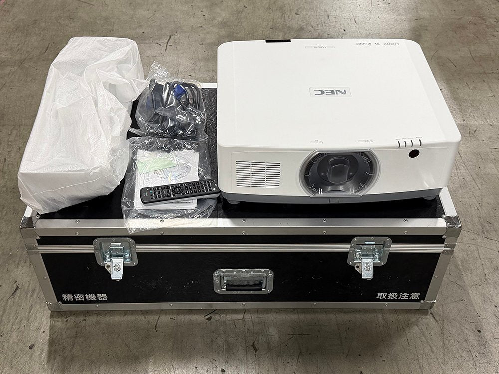 NEC ViewLight NP-PA703UL Projector [b1250146910]