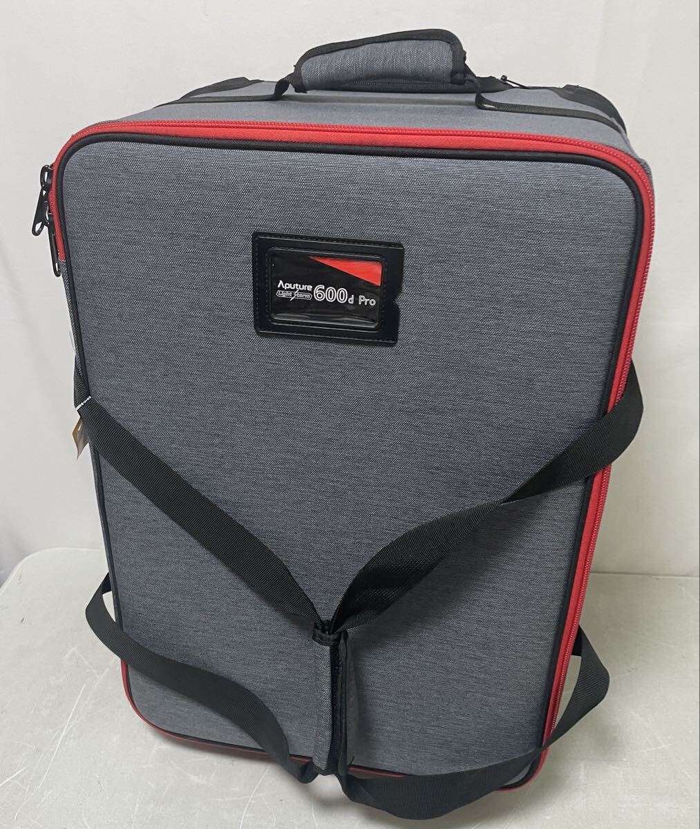 Aputure LS 600d Pro 600W LED Light with Carrying Case [u1238634614]