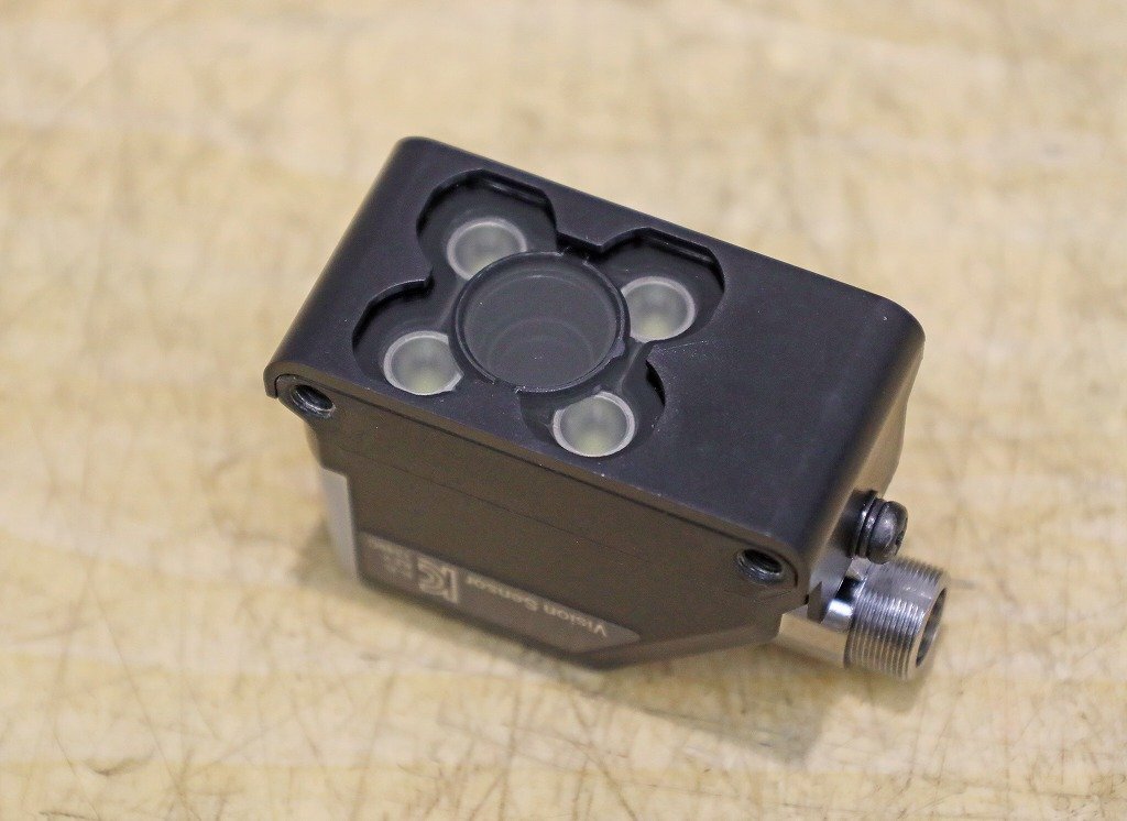 KEYENCE IV-G500CA Image Discrimination Sensor [b1209359320]