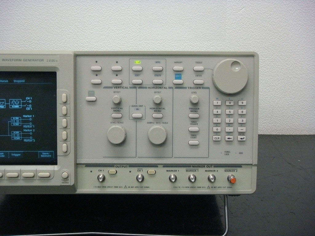 Tektronix AWG610 Arbitrary Waveform Generator 1Hz-260MHz 2.6GS/s [d429980267]