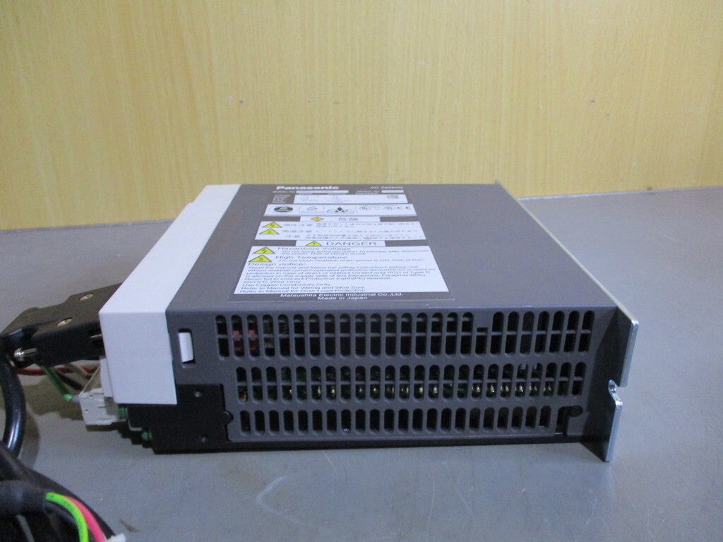 Panasonic MBDCT1107 Servo Amplifier + SERVO MOTOR LAYR61204A018 [k1169387934]