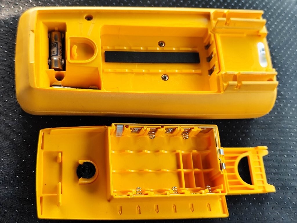 Fluke 289 Digital Multimeter with Calibration and Temperature Probe Included [u1177700977]