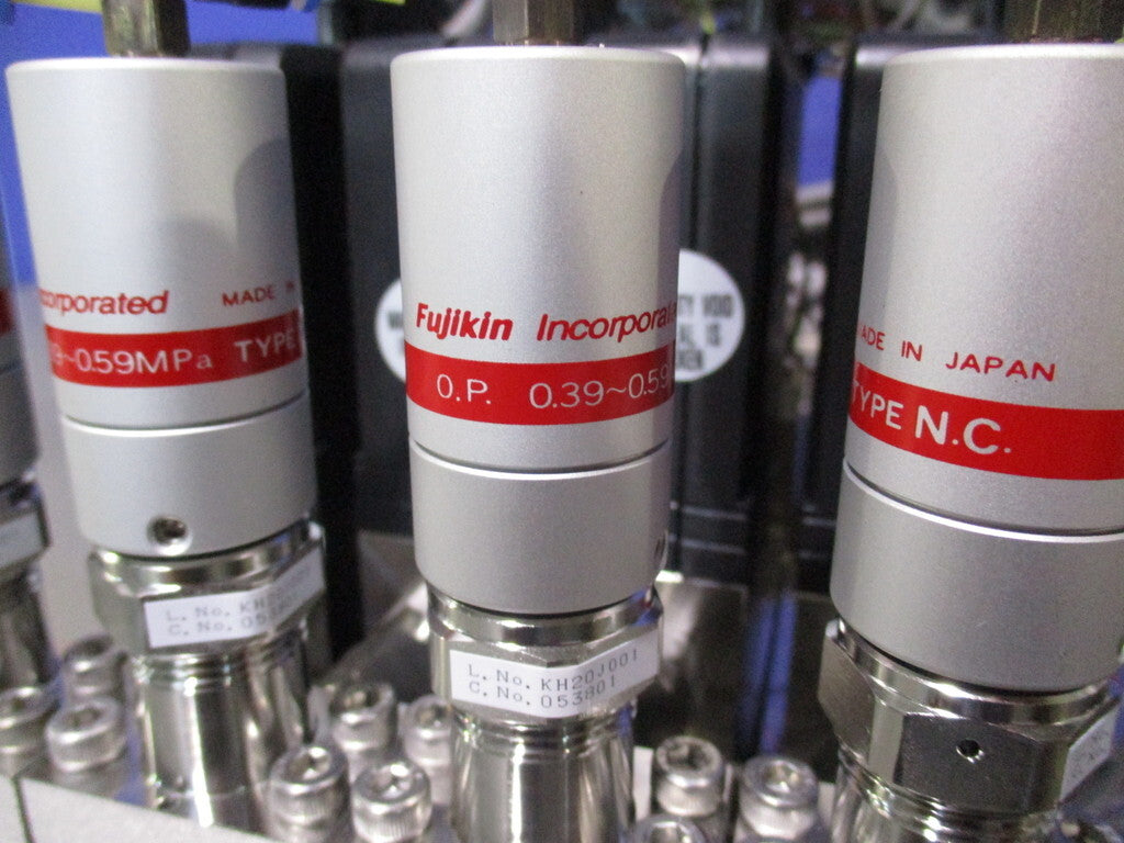 FUJIKIN NC O.P. Gas Flow Control System [b1198774975]