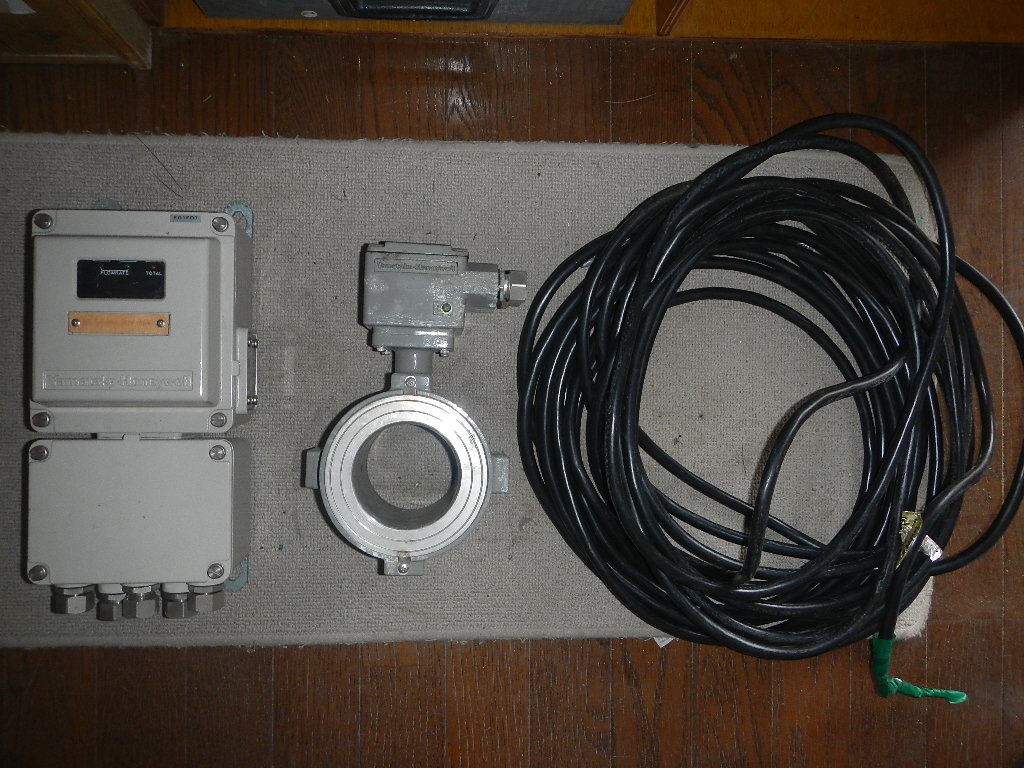 Yamatake Honeywell Electromagnetic Flow Meter Converter Wafer Type Detector 80A Range 0-25/h with 15m Cable [x1200601398]