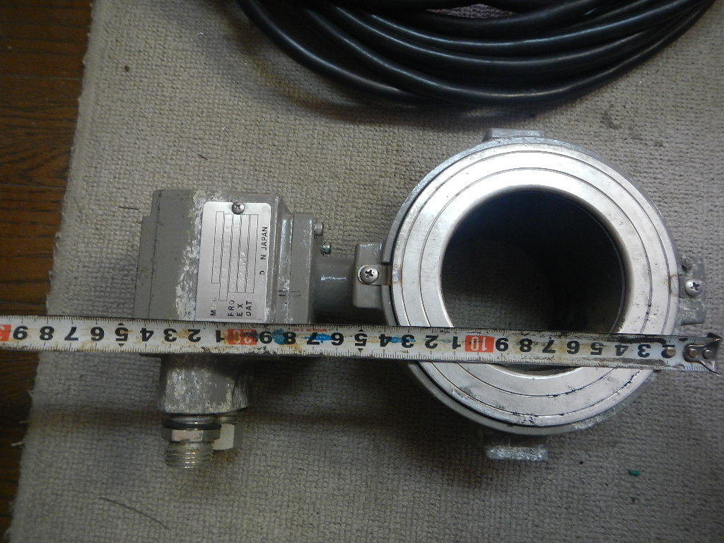 Yamatake Honeywell Electromagnetic Flow Meter Converter Wafer Type Detector 80A Range 0-25/h with 15m Cable [x1200601398]