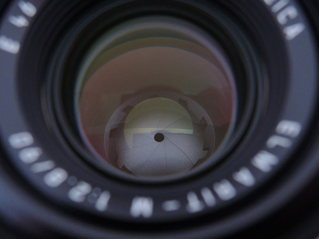 Leica ELMARIT-M 90mm f2.8 Lens [q1203413562]