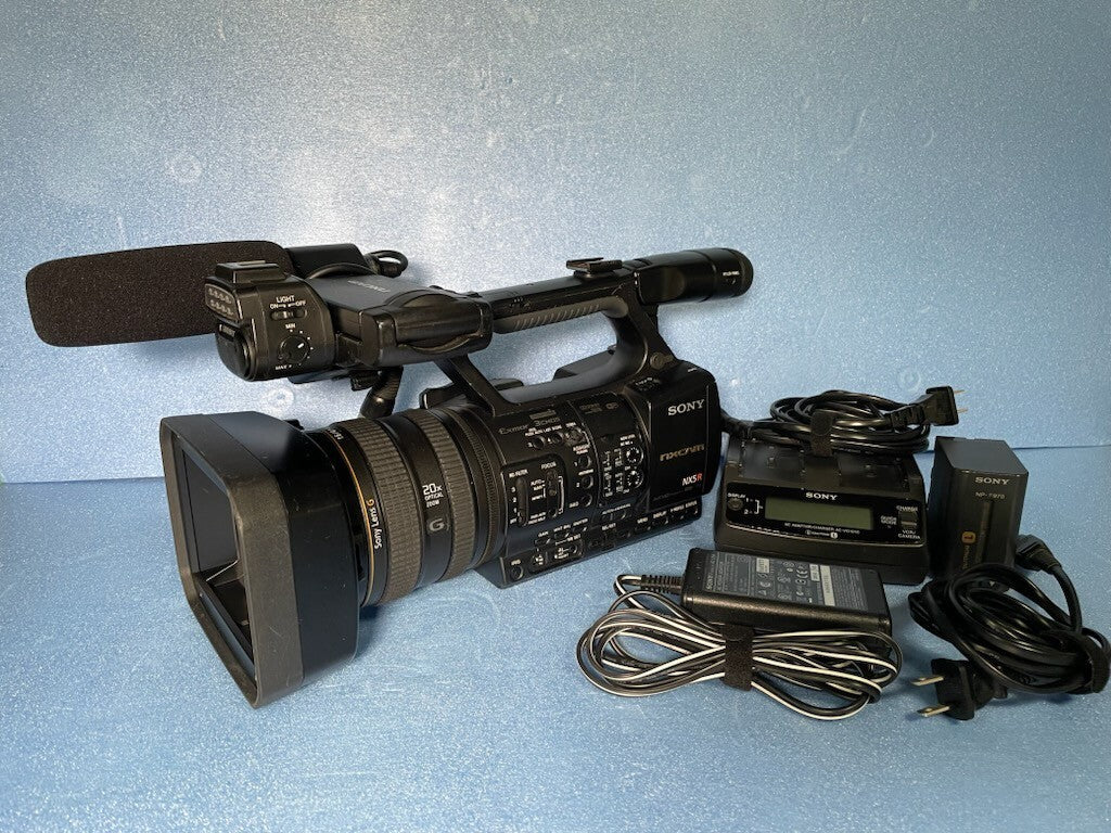 Sony HXR-NX5R NXCAM Camcorder 2018 Model with ECM XM1 Microphone and AC Adapter [l1247377909]