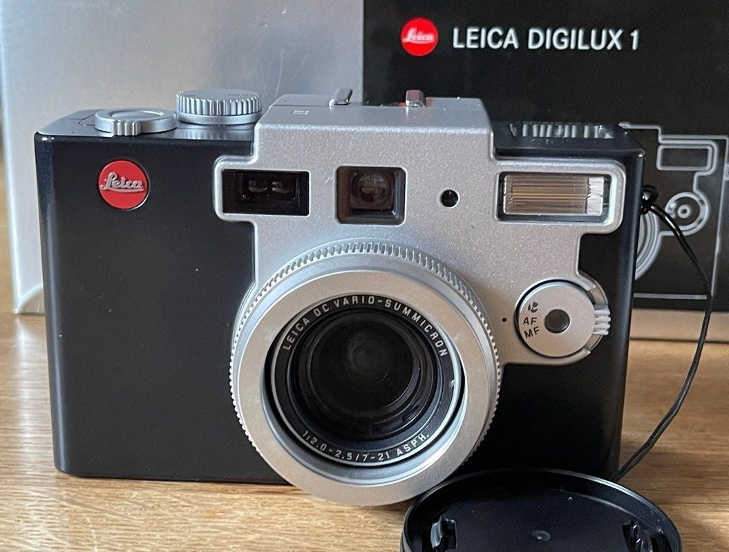 Leica DIGILUX 1 Digital Camera [k1189901804]