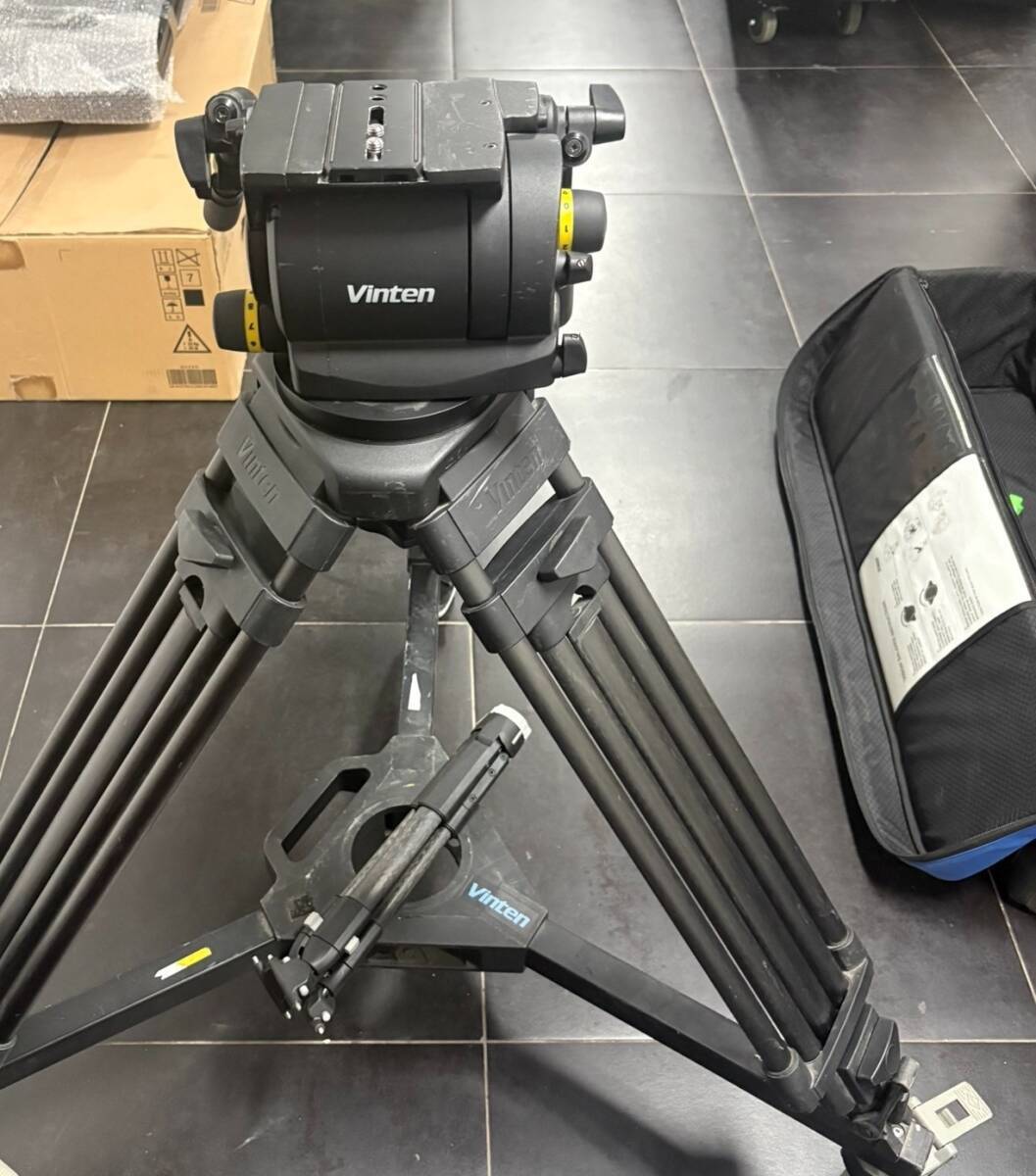 Vinten Vision250 Carbon Fiber Tripod 150mm with Ground Spreader [p1236329482]