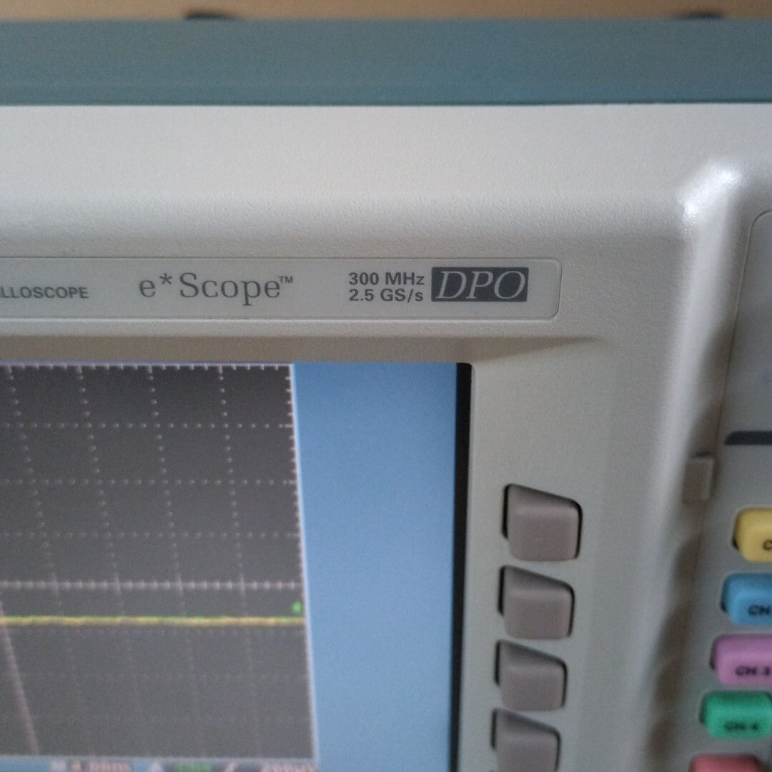 Tektronix TDS 3034B Digital Oscilloscope 300MHz 2.5GS/s [r1228347667]