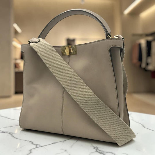 Fendi Peekaboo X-Light Medium Handbag [z674231206]