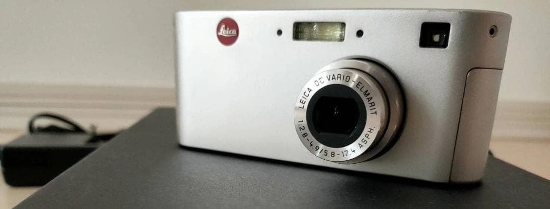Leica D-LUX Silver Digital Camera [u1216328763]