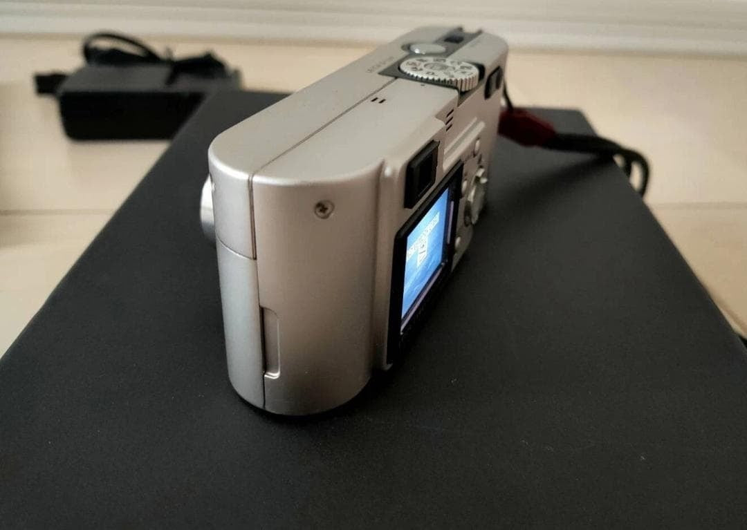 Leica D-LUX Silver Digital Camera [u1216328763]