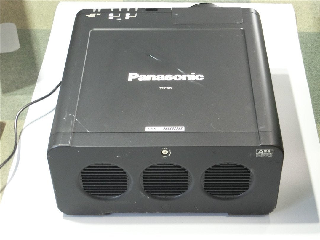 Panasonic TH-D10000 DLP Projector with ET-D75LE3 Lens (as-is) [b1136537654]