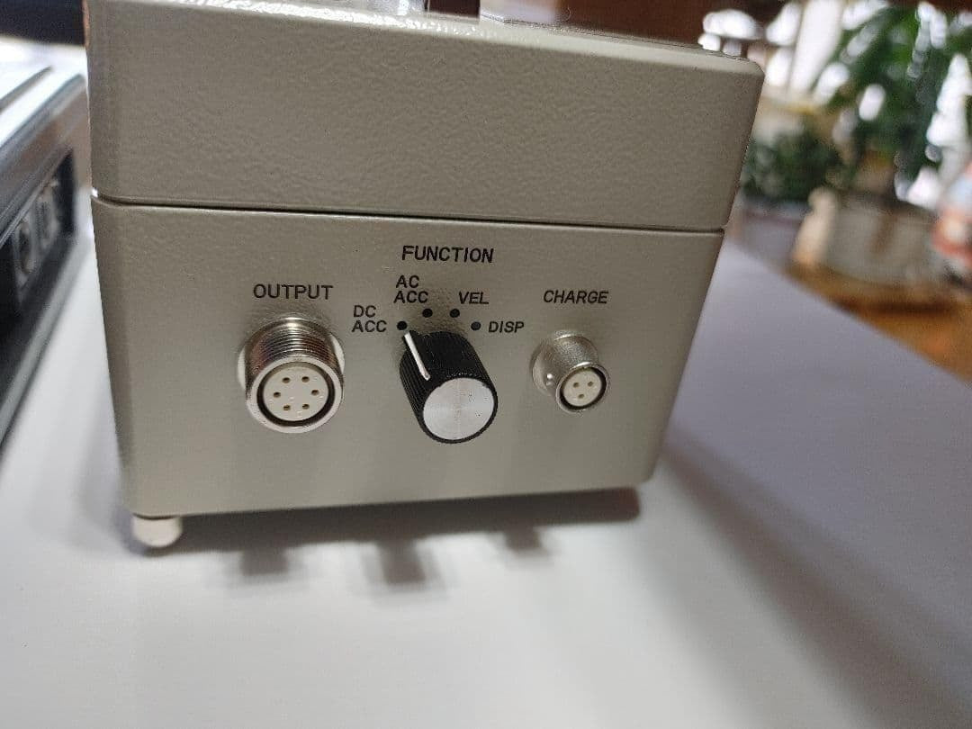 Showa Sokki 2205 Triaxial Vibration Detector and 9804 Vibro Recorder [s1222796217]