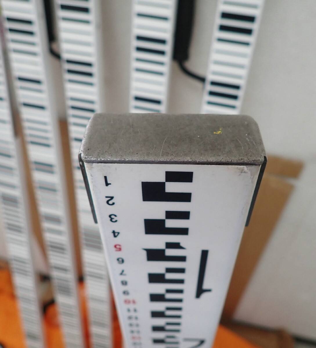 Sokia BGS40A Leveling Rod 2 Pieces Grade 2 Certified by Surveying Association [v1213080982]