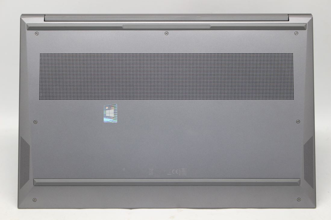 HP ZBook Studio G8 Mobile Workstation 15.6inch i7-11850H 32GB NVMe1TB NVIDIA RTX A2000 Wi-Fi6 [u1188977005]