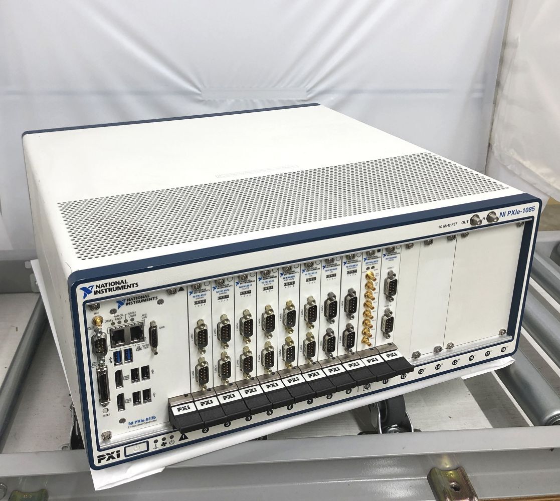 National Instruments PXIe-1085 PXIe-8135 PXI-2722 PXI-7842R PXIe-6672 Equipment [s1195187914]