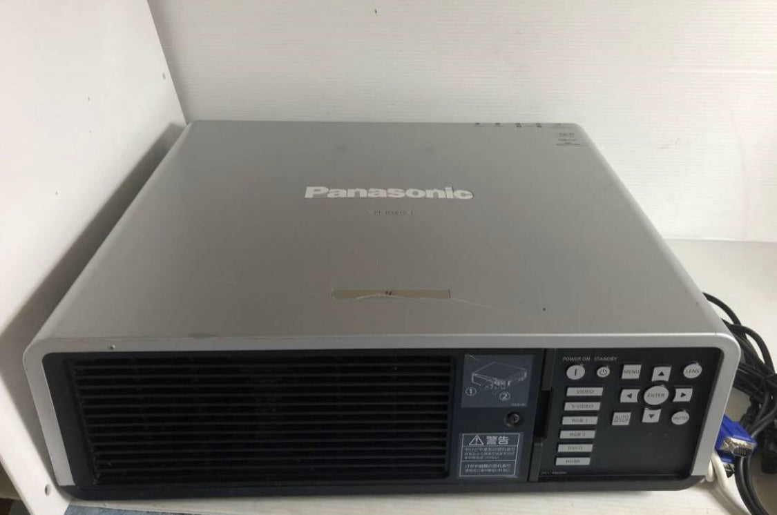 Panasonic PT-DX610S Projector 6500 Lumens HDMI 50-600 inch 586h Lamp Usage [x1131705933]