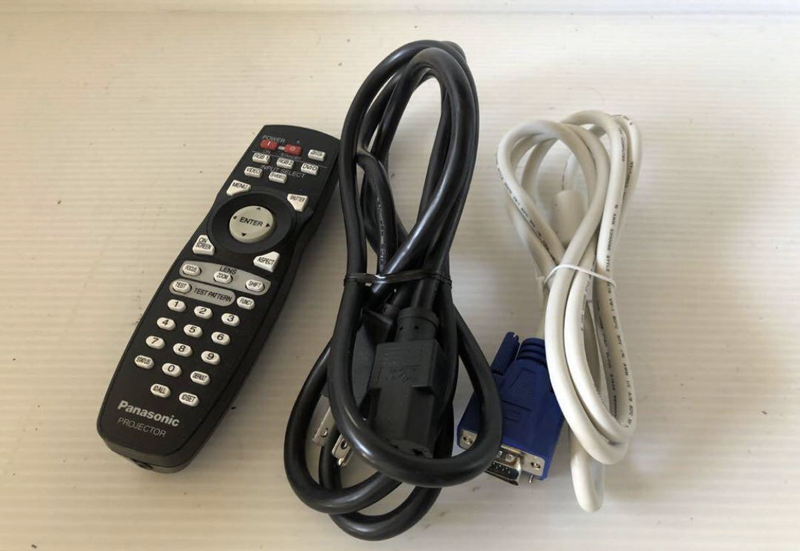 Panasonic PT-DX610S Projector 6500 Lumens HDMI 50-600 inch 586h Lamp Usage [x1131705933]