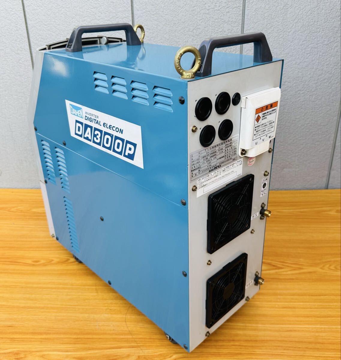 Daihen DA300P AC/DC TIG Welding Power Source 200V [r1235752598]