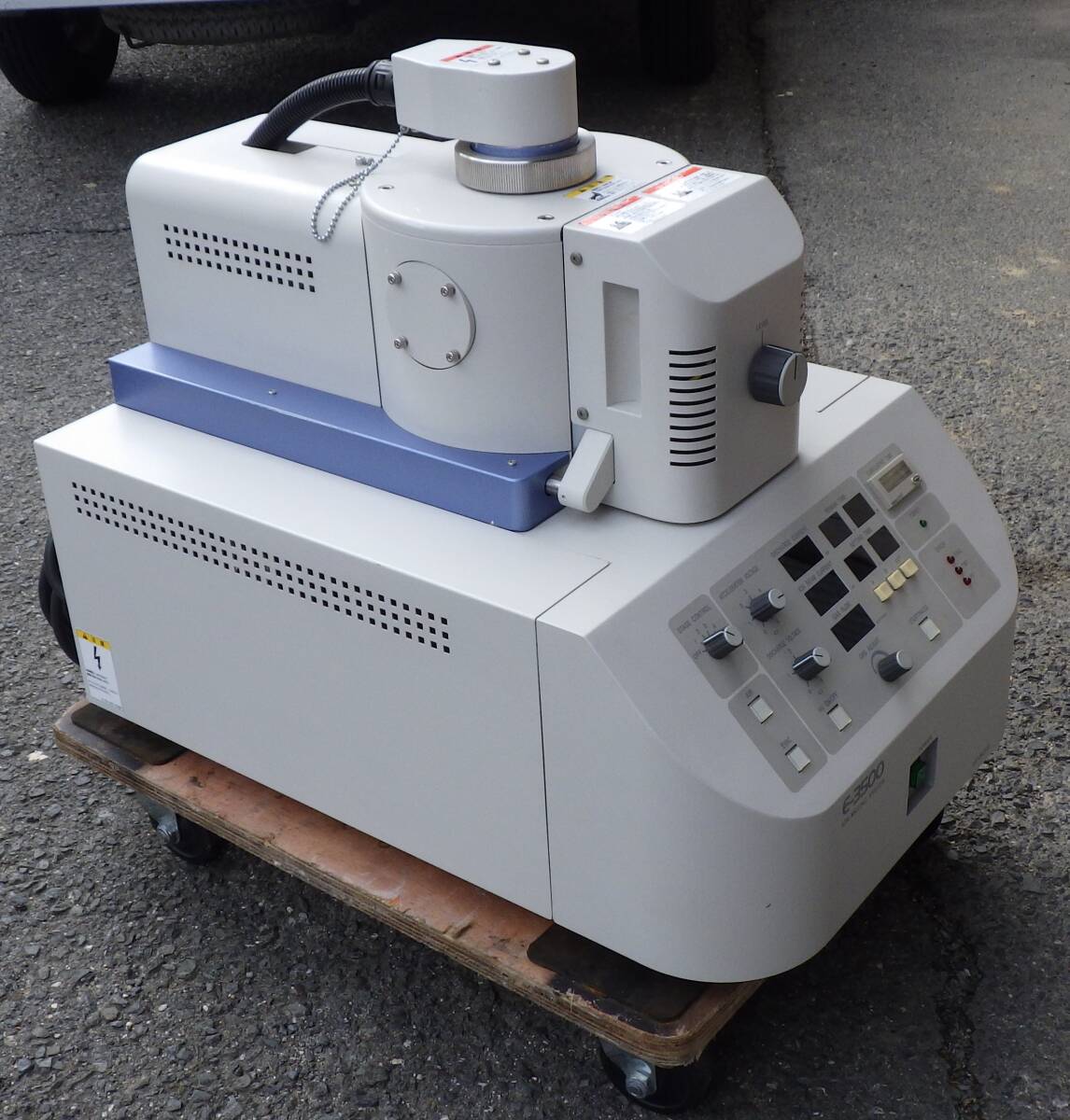 Hitachi E-3500 Ion Milling System [h1249042670]