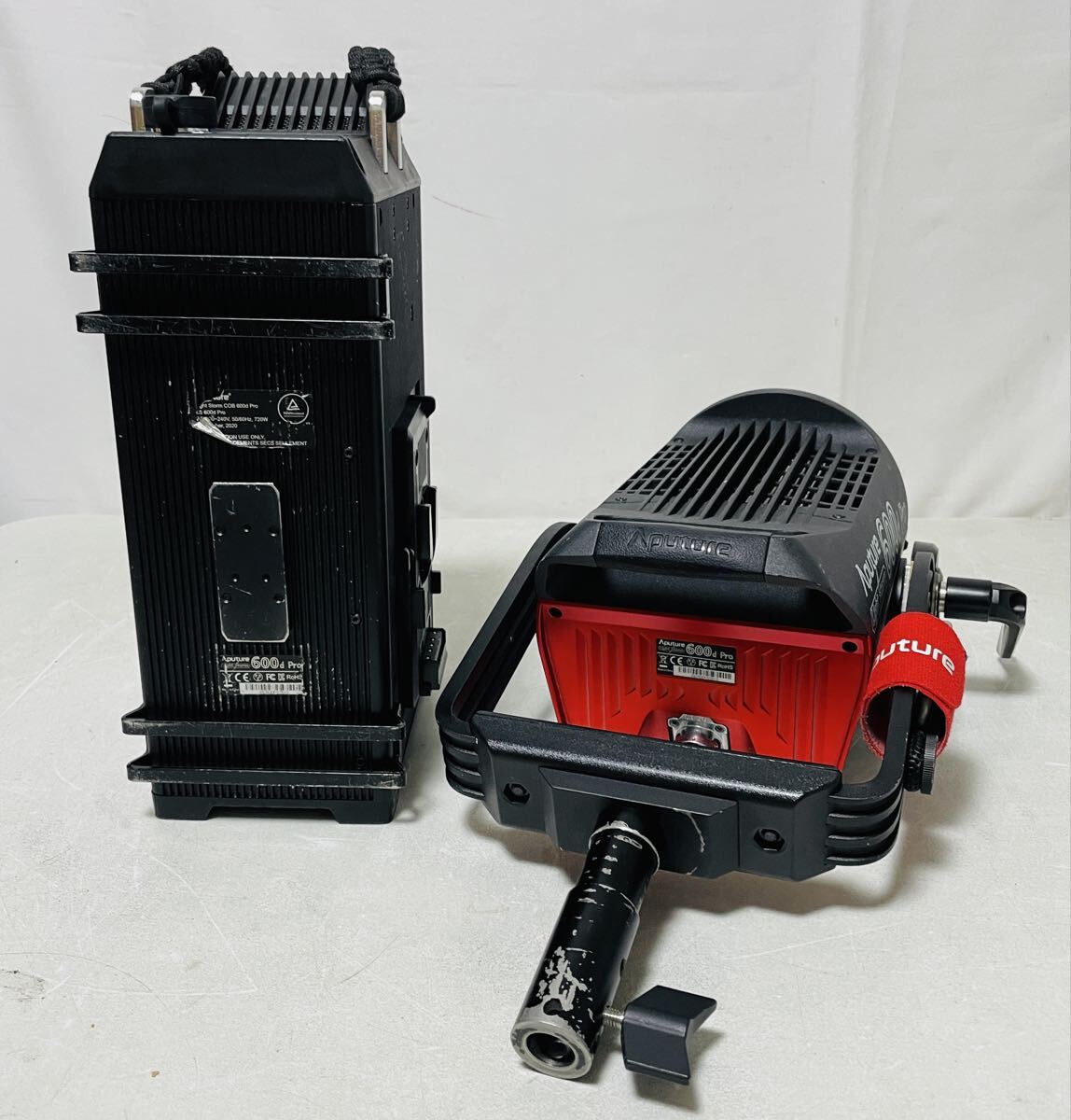 Aputure LS 600d Pro LED Light 600W with Carry Case [q1244183921]